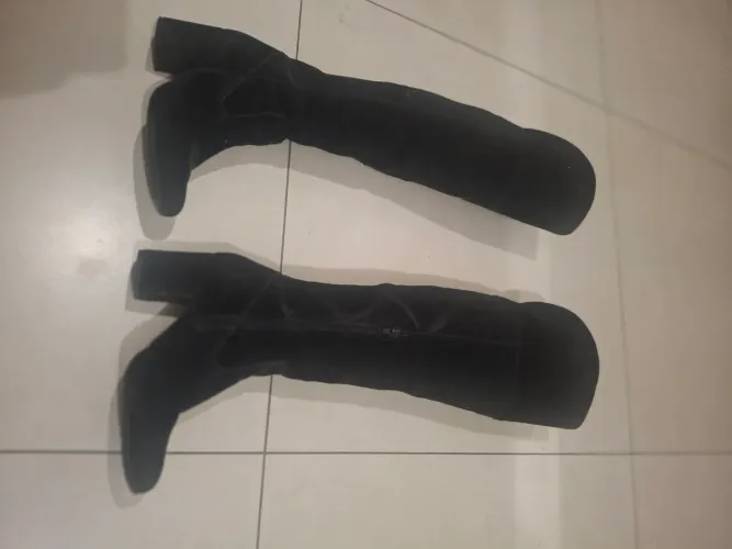 Bota feminina cano longo - preta, número 35 - ótimo estado