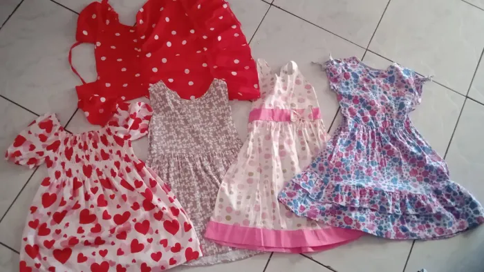 Vestidos infantis Variados