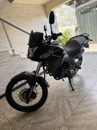 VENDO SAHARA 300 2025 IMPECÁVEL KM BAIXISSIMO