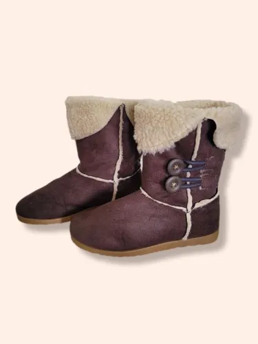 Bota marrom pelúcia estilo Ugg 38