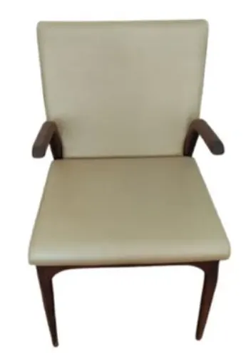 Par de Poltronas de Aproximação Saccaro - Clássica e Elegante