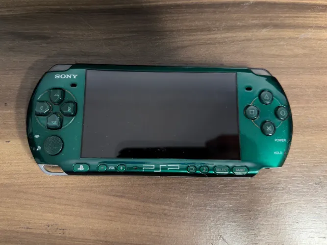 PSP Raro Metal Gear Solid: Peace Walker - Verde