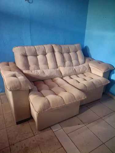Sofá retrátil reclinável seme novo 