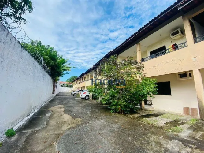 Casa com 3 dormitórios para alugar por R$ 1.696,00/mês - Maraponga - Fortaleza/CE
