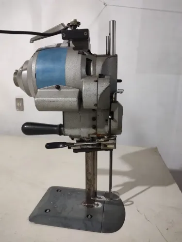 Máquina cortar tecidos