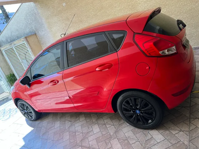 Ford Fiesta 1.5 16V Flex Mec. 5P 2015
