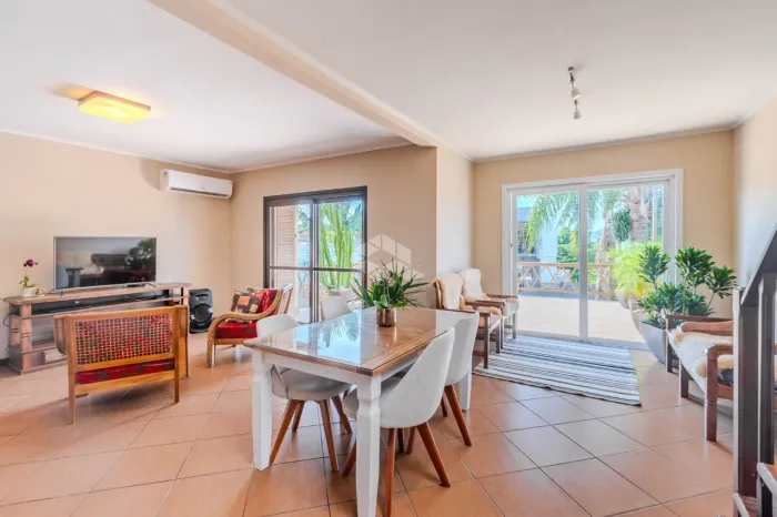 Casa com 215 m² e 3 quartos à venda em Ipanema