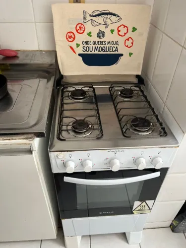 Fogão 4 bocas com forno