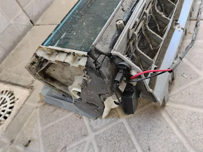 Limpeza e manutenção em ar condicionado 