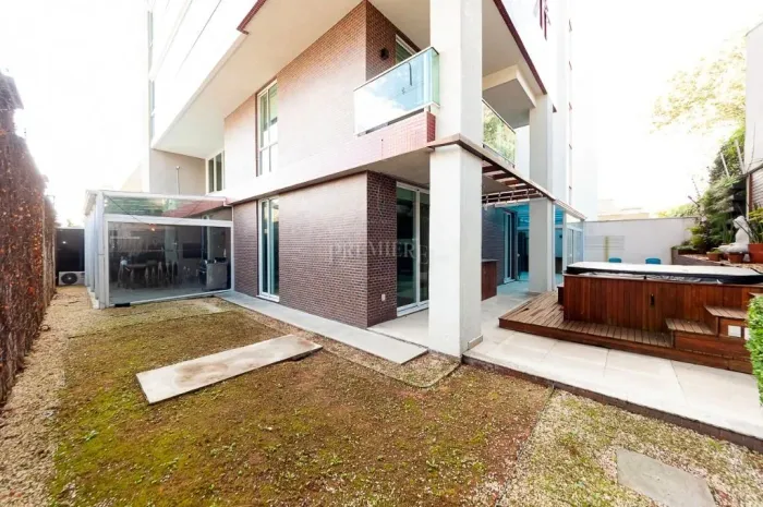 Apartamento Garden com 4 dormitórios, sendo 2 suíte para alugar, 381 m² - Água Verde - Cur