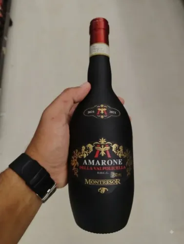 VINHO Montresor Amarone della Valpolicella D.O.C.G. (750 ml).