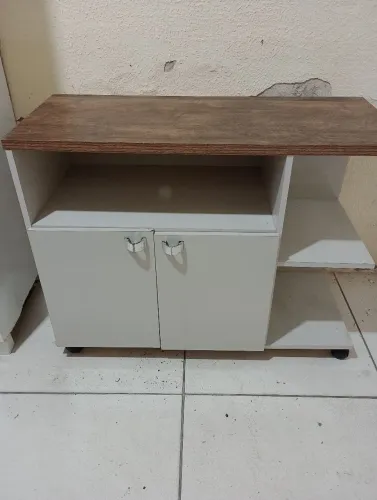 Vendo um rache com painel de parede