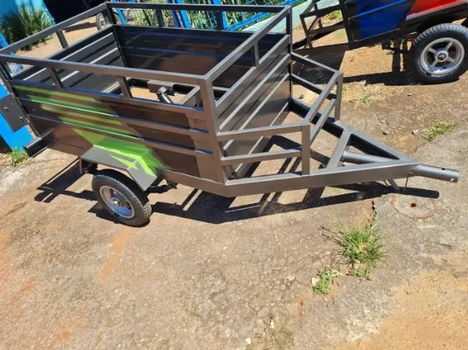 Carretinha pra puxar em moto supermercado etc 