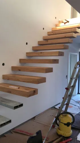 SERVIÇO CONSTRUÇÃO DE ESCADAS TODOS OS TIPOS 