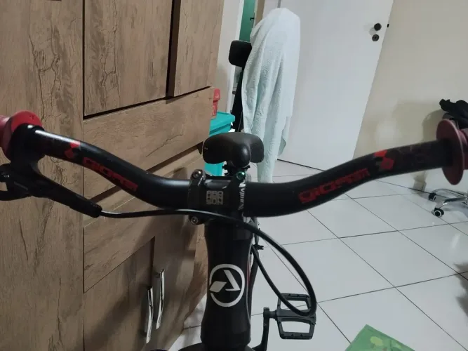 Guidão GiosBR VOADOR BH Bike MTB Preto com Detalhes Vermelhos