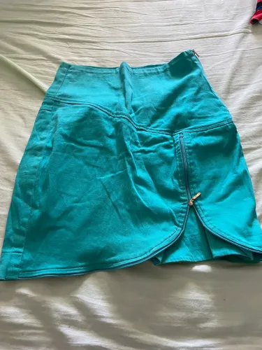 Vendo saia número 38, só 20,00