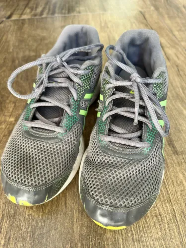 Tênis Asics tamanho 36