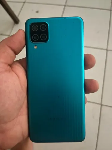 Celular precinho