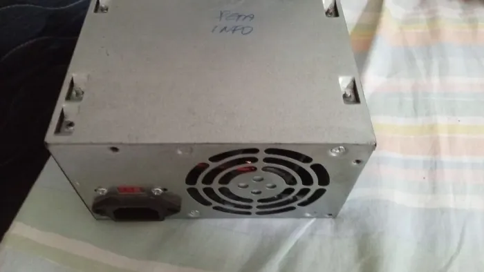 Última unidade fonte ATX 230W para Pc