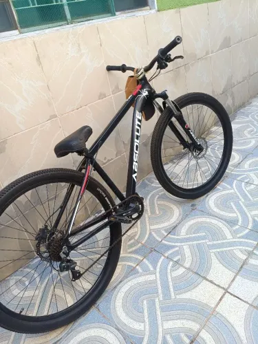 Bike pra grau, com MT-200 traseiro, quadro absolute Nero 4, suspensão absolute Brutus. Ddk