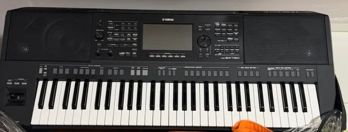 Teclado Yamaha sx 720
