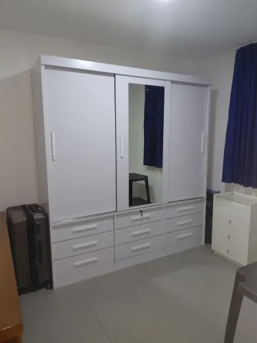 Guarda-roupa casal