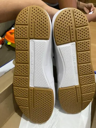 Vende-se tênis novo