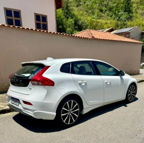 Volvo V40 T-4 Momentum 2.0 Aut. 2018