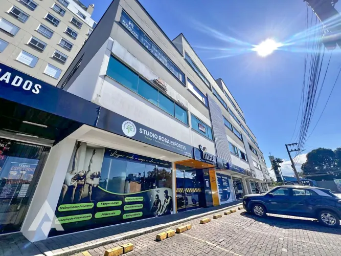 Sala comercial de 140m² para locação por R$ 3.900,00 - Bairro Itoupava Seca - Blumenau/SC