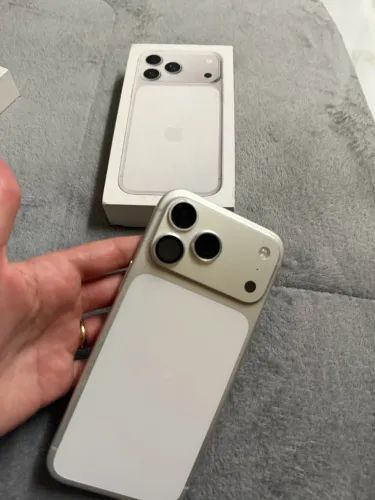 iPhone 17 pro max