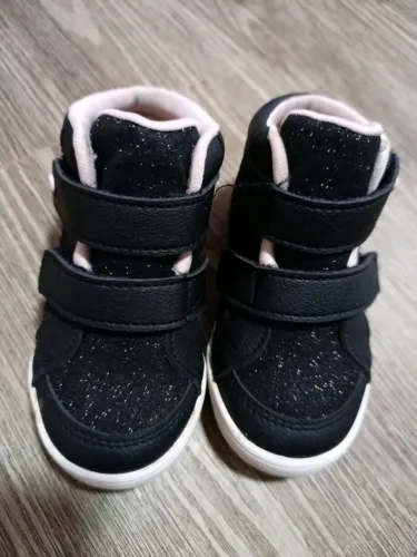 Tênis infantil preto com glitter tamanho 22