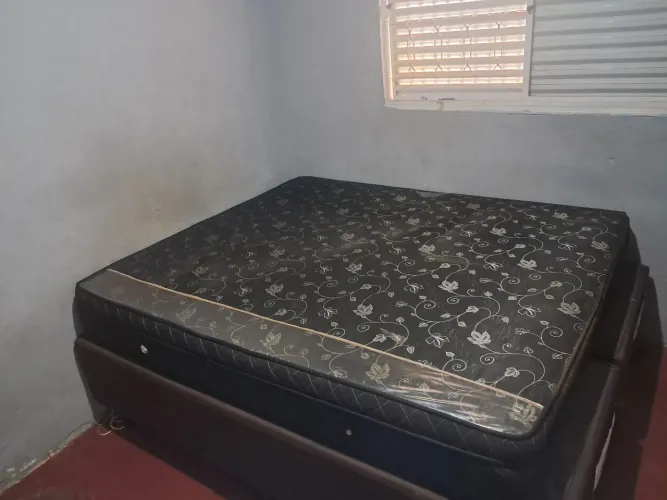 cama com coxão ortopédica, em ótimo estado, ah e sua costa vão te agradecer