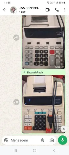 Calculadoras visor e fita.