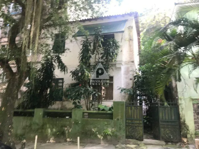 Apartamento de 3 quartos, 2 salas, 1 banheiro, 128m2, com área externa e vaga, a venda na 