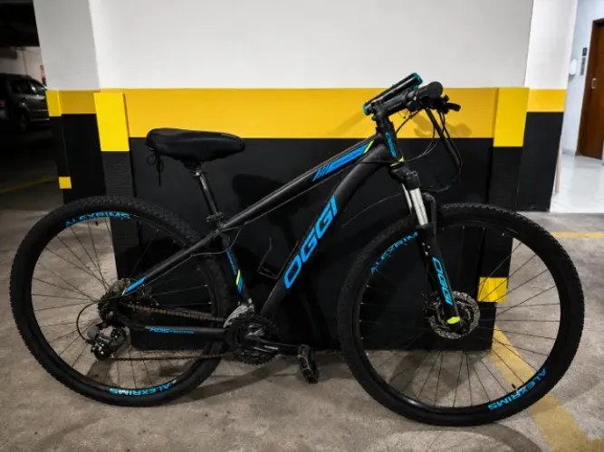 Bicicleta Oggi Hacker HDS + capacete Basso + trava U