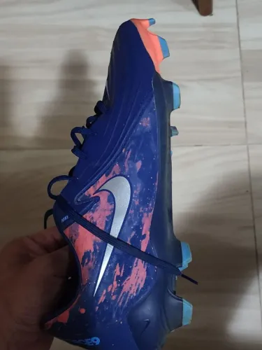 Chuteira Nike de trava tamanho 42