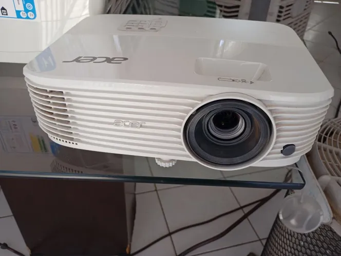Vende - se retroprojetor da marca Acer