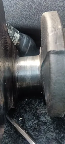 Vendo um eixo virabrequim Cummins 9150 isbe