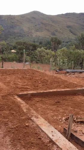 OPORTUNIDADE! TERRENO DE 1.000 m² EM RIO ACIMA/MG - IDEAL PARA CASA DE CAMPO OU LAZER 