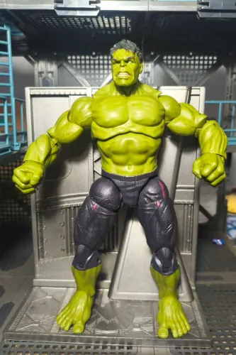 MARVEL LEGENDS/HULK AVENGERS AGE OF ULTRON