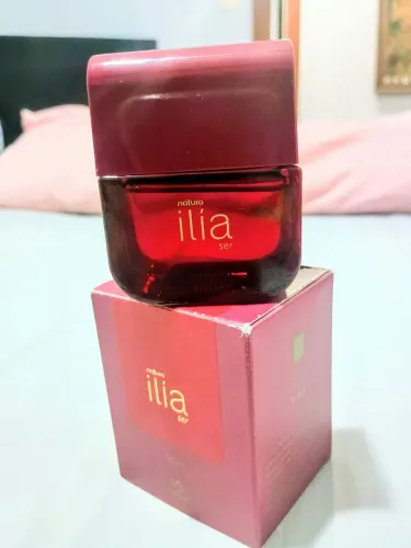 Perfume Ilia ser (usado)