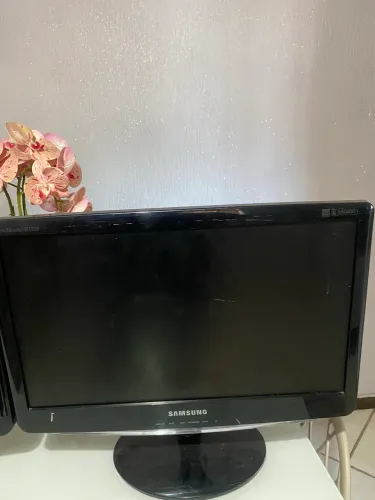 Dois monitores Samsung semi novos , funcionando perfeitamente