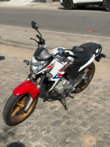Honda CB300R 2015 Capitão América