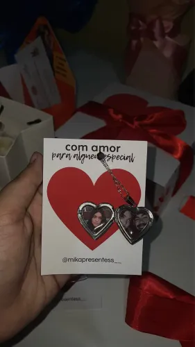 Colar relicário