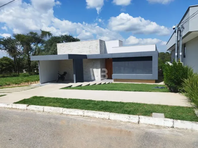 Casa de Alto Padrão em Condomínio Fechado em Betim  4 Quartos e Lote de 1000m²