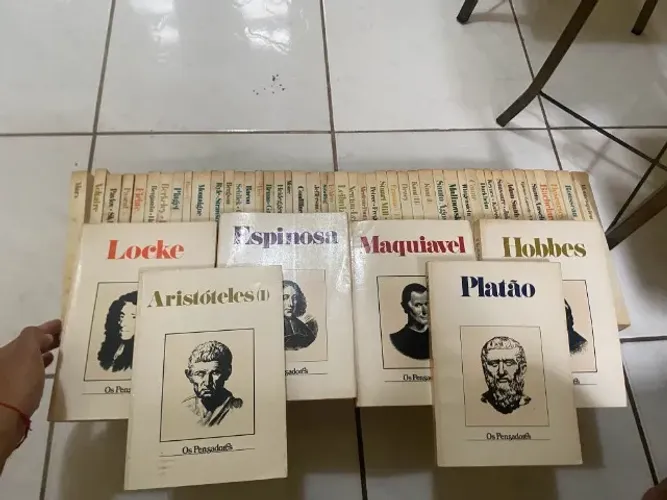 Coleção de livro os pensadores