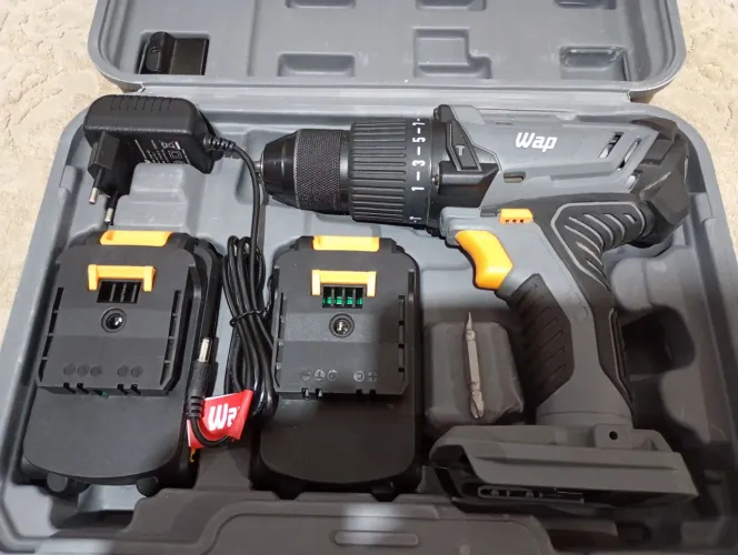 Vendo parafusadeira Wap k21 com duas baterias
