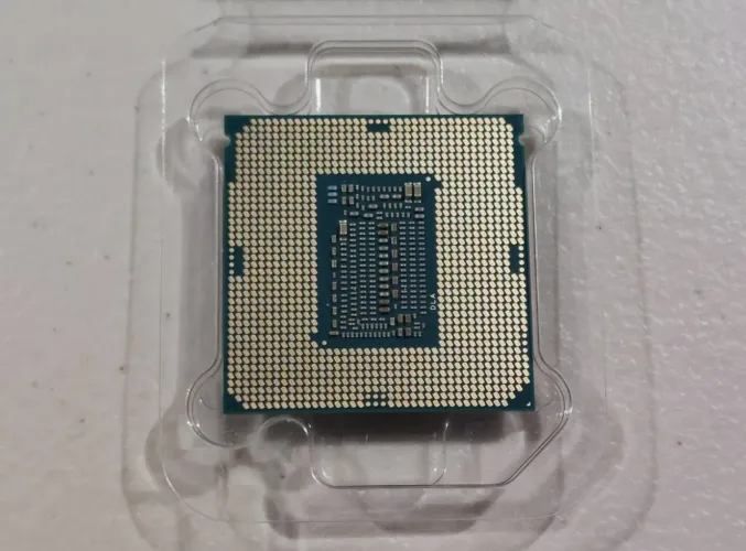 Vendo processador Intel I5 9600k 3.7ghz