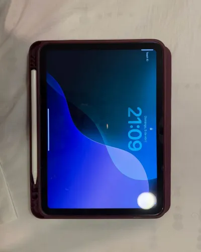 iPad 10ª Geração 256GB Azul + Caneta + Capa | Impecável