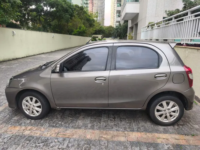 Toyota Etios X Plus 1.5 Flex 16V 5P Mec. 2020